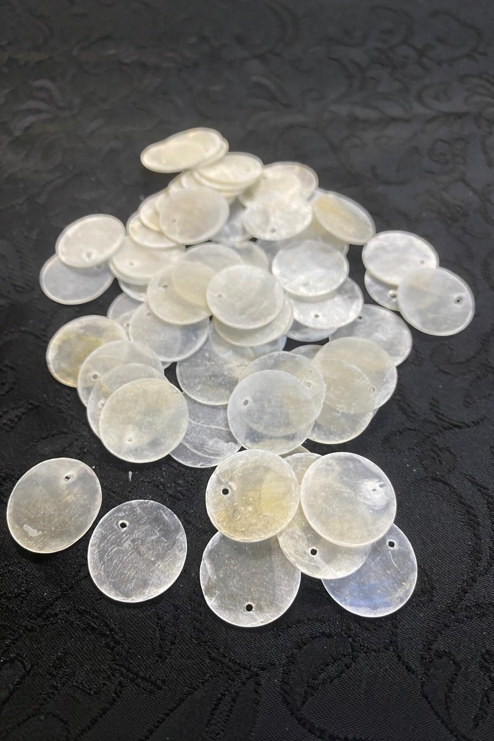 20 mm Yandan Delikli Doğaltaş Çanta Pulu (30 Adet 16 Gram)
