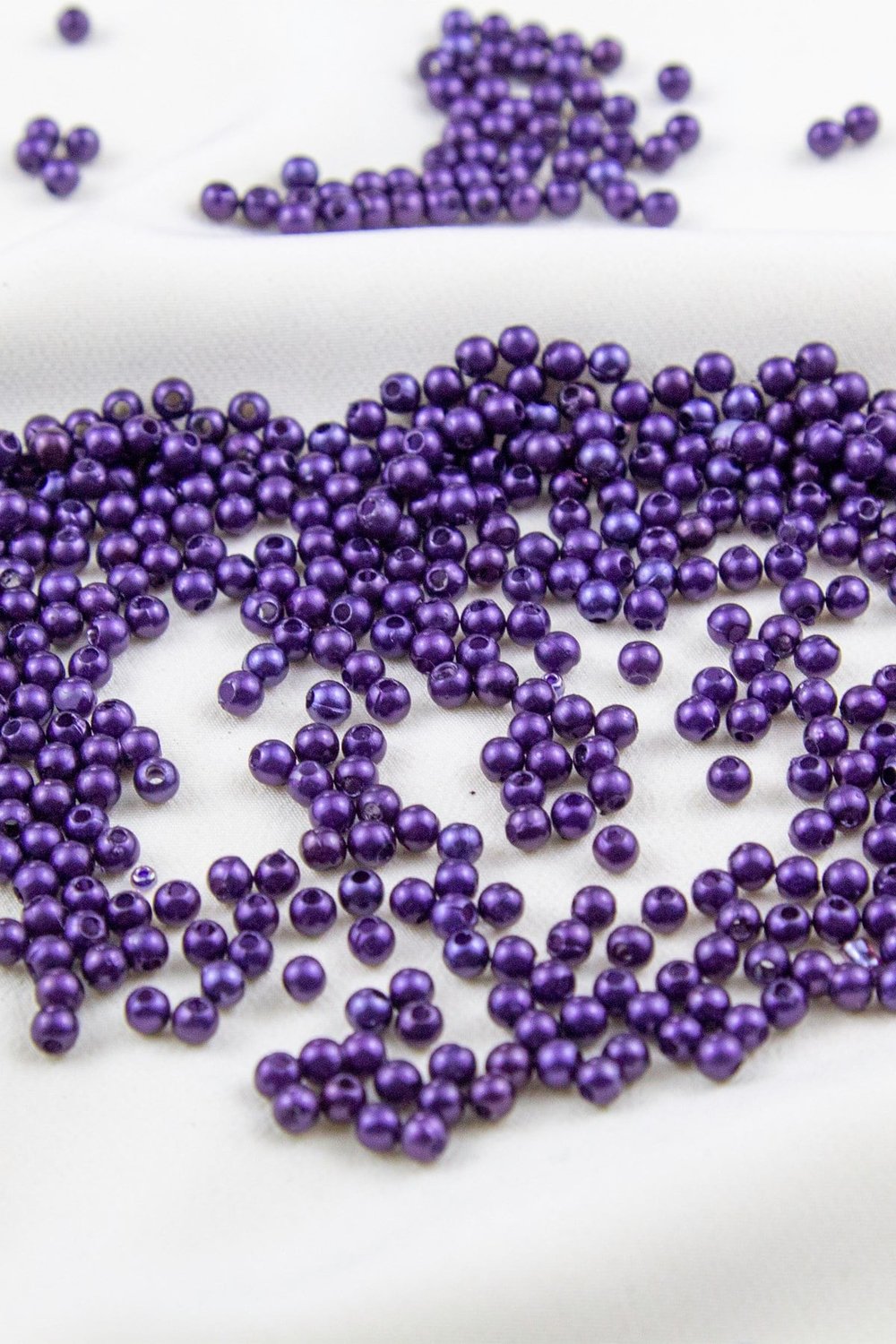 4 mm Koyu Mor Siyah Tonu Plastik İnci Boncuk Aksesuar Takı Malzemesi (25 Gr)