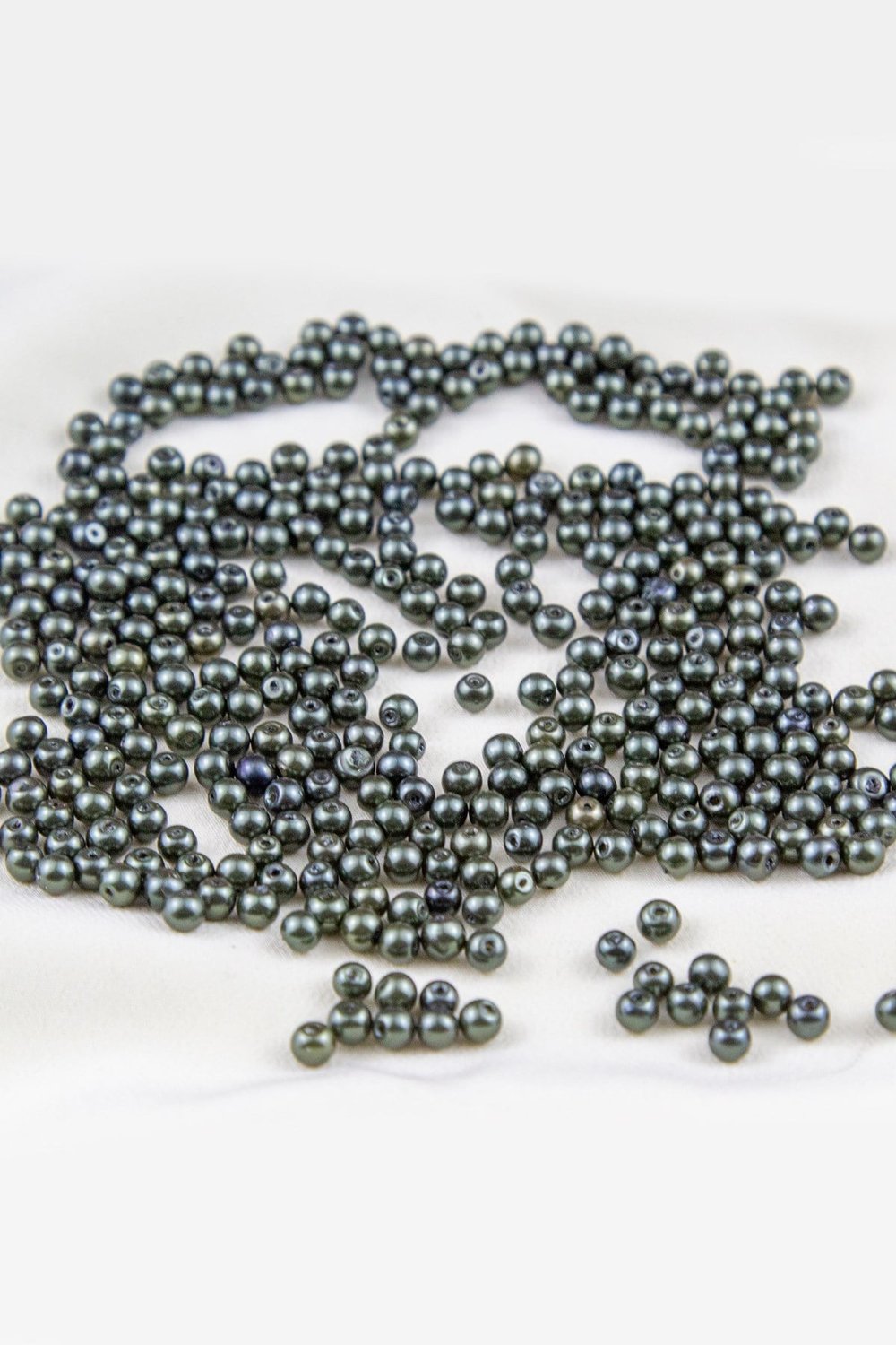 4 mm Koyu Yeşil Cam İnci Boncuk Aksesuar Takı Malzemesi (30 Gr 330 Adet)