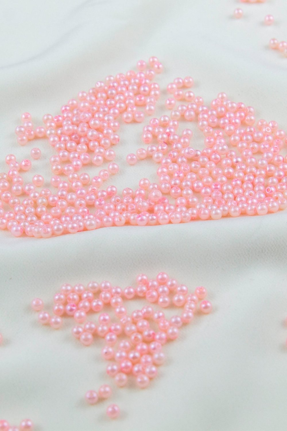 4 mm Pembe ve Soluk Ton Plastik İnci Boncuk Aksesuar Takı Malzemesi (25 Gr)