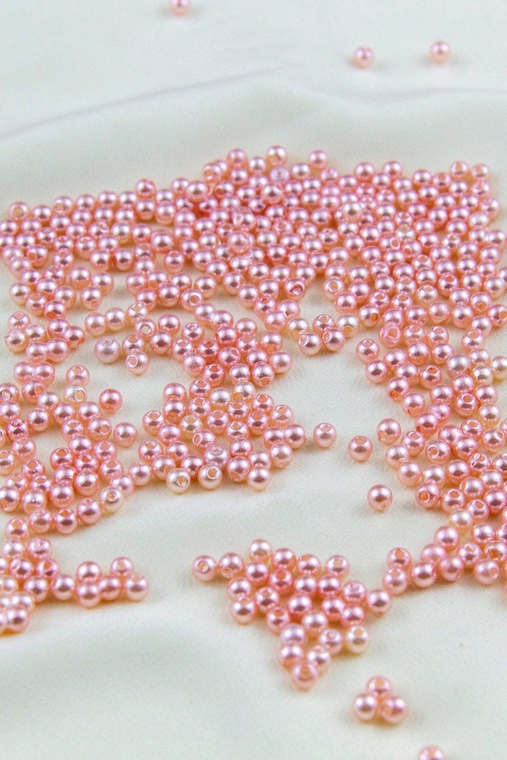4 mm Uçuk Pembemsi Ton Plastik İnci Boncuk Aksesuar Takı Malzemesi (25 Gr)