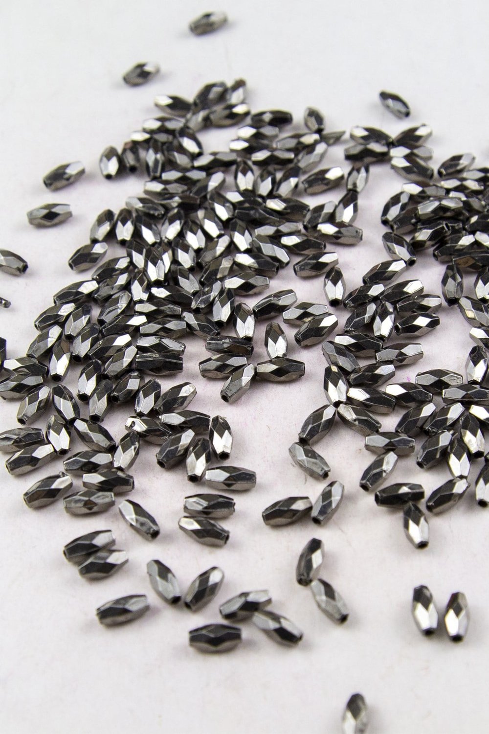 4x8 PVC Kaplama Arpa Akrilik Boncuk Aksesuar (25 Gram)