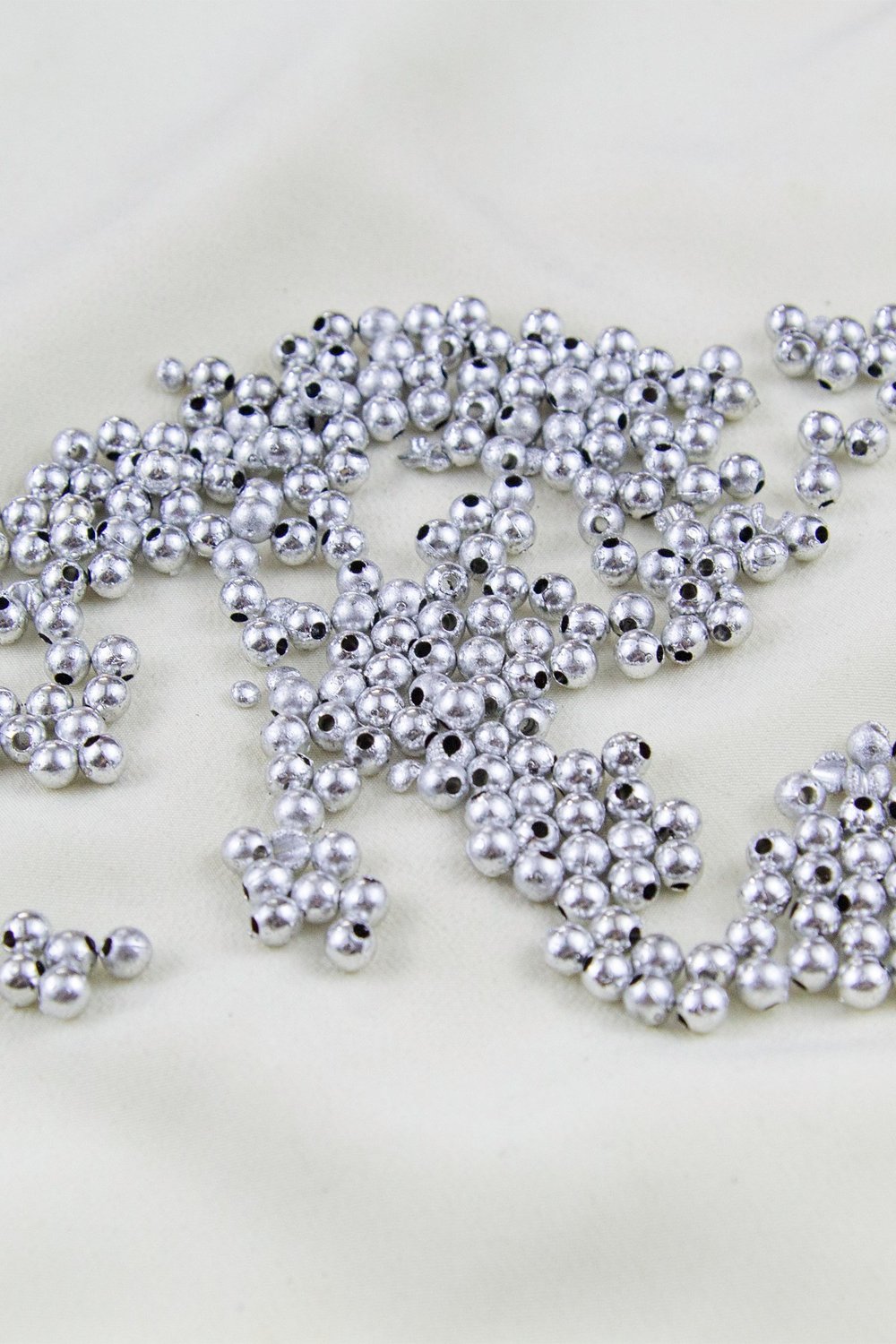 5 mm Gümüş Plastik İnci Boncuk Aksesuar Malzemesi (25 Gr)