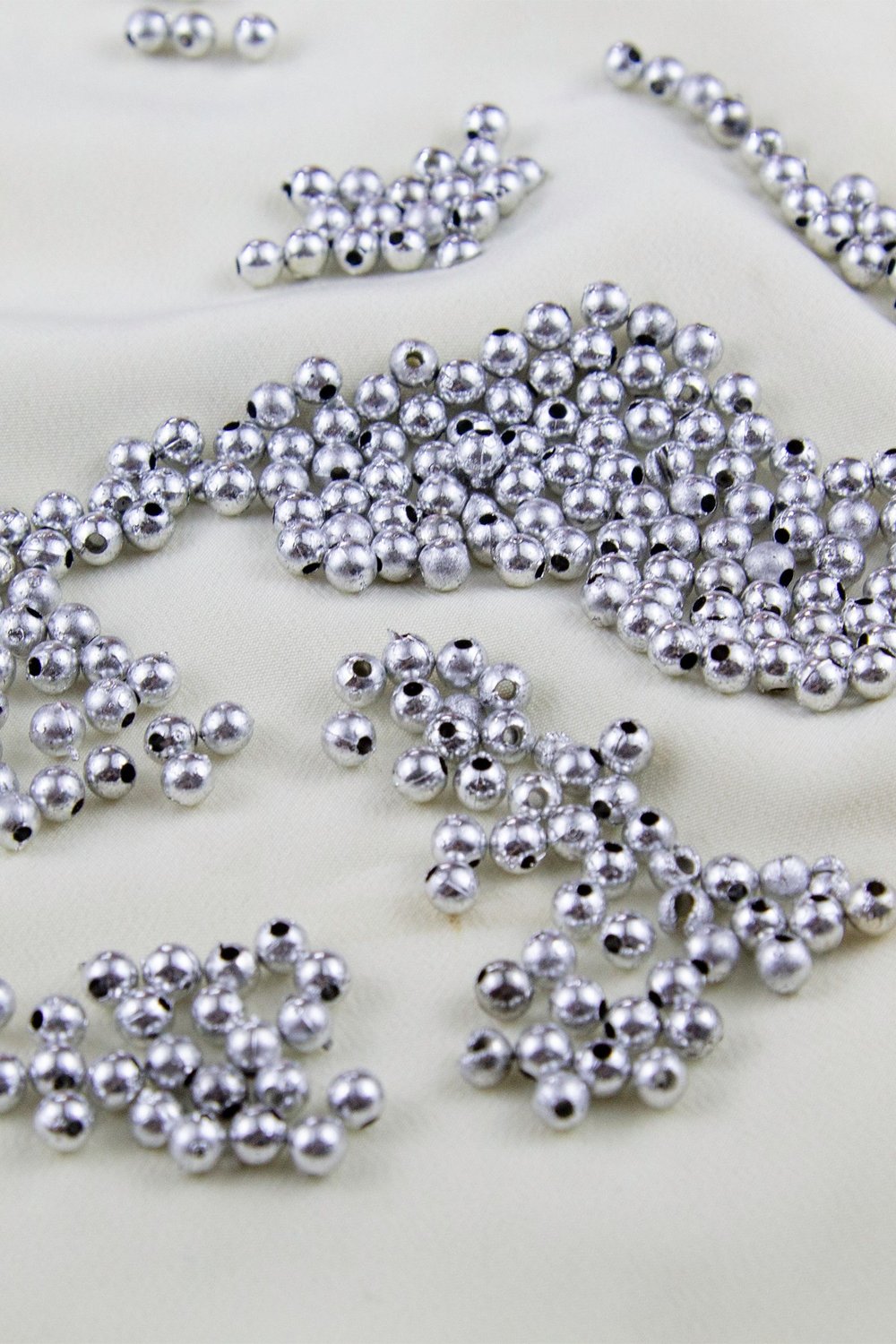 5 mm Gümüş Tonu Plastik İnci Boncuk Aksesuar Malzemesi (25 Gr)