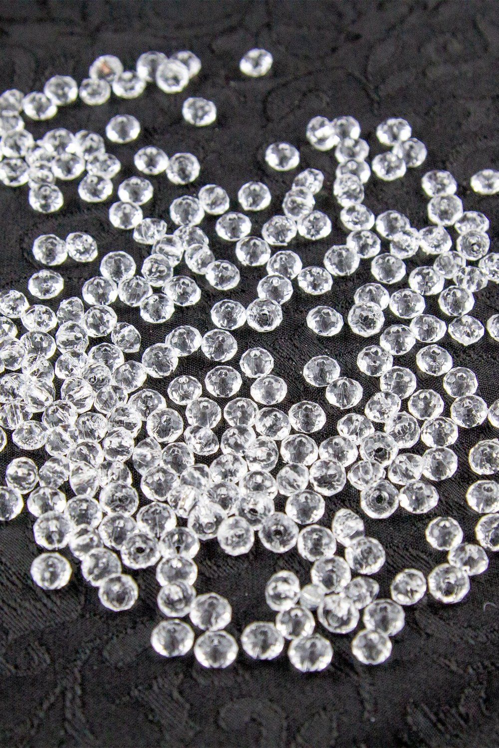 6 mm Basık Şeffaf Akrilik Boncuk Aksesuar (25 Gram)