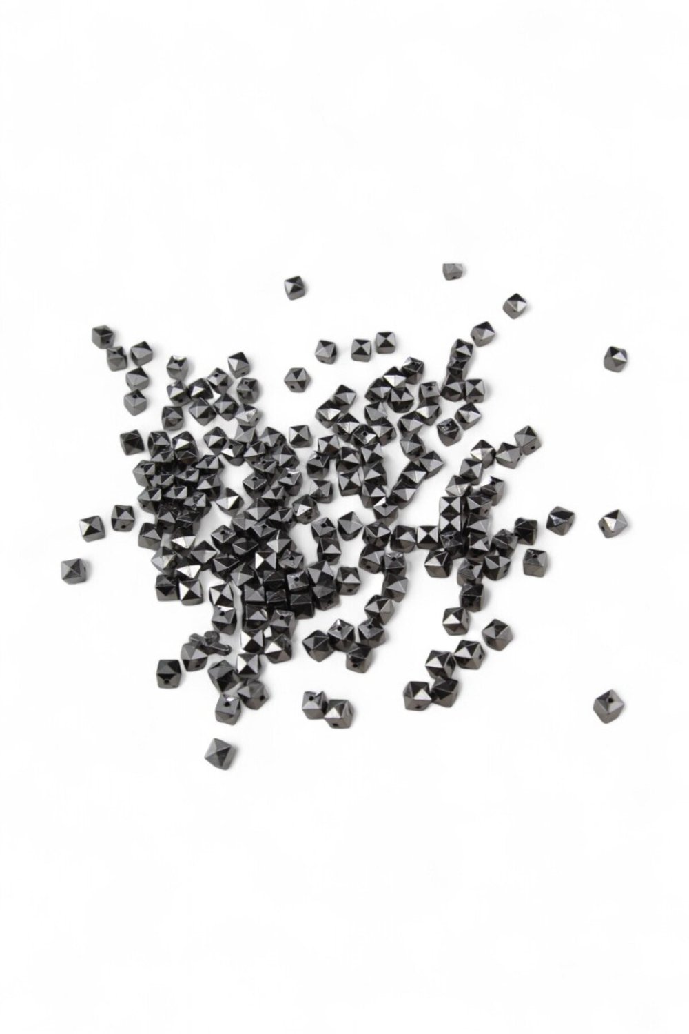 7x7 mm Metalik Gri Küp Boncuk (25 Gr 110 Adet)