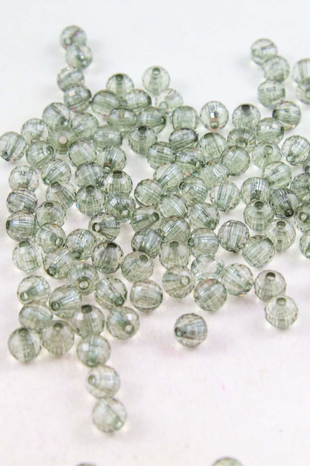 8 mm Dünya Gri Yeşil Tonunda Akrilik Boncuk Aksesuar Takı Malzemesi (20 Gram)