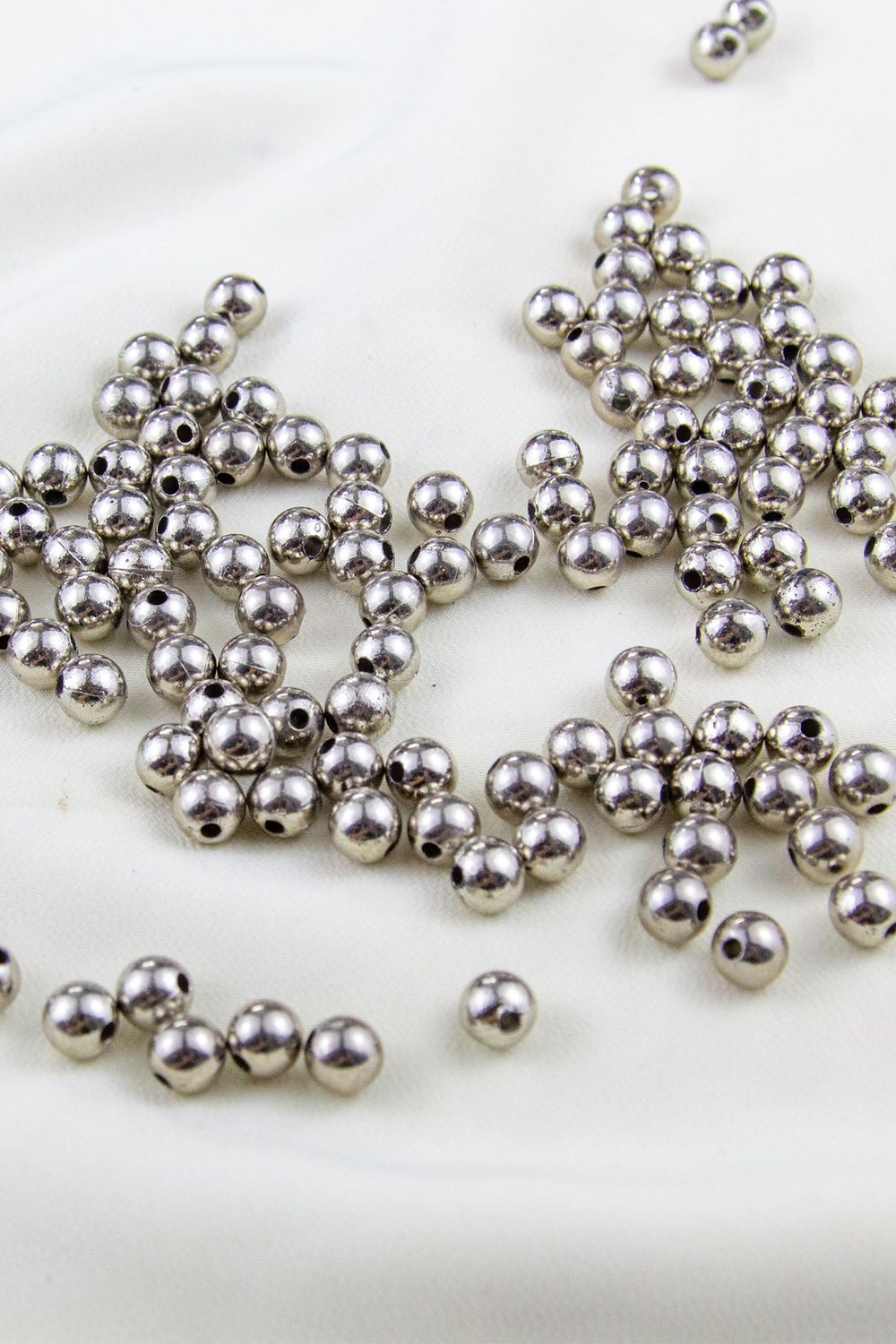 8 mm Koyu Gümüş Kaplama CCB Plastik İnci Boncuk Aksesuar Malzemesi (25 Gr)