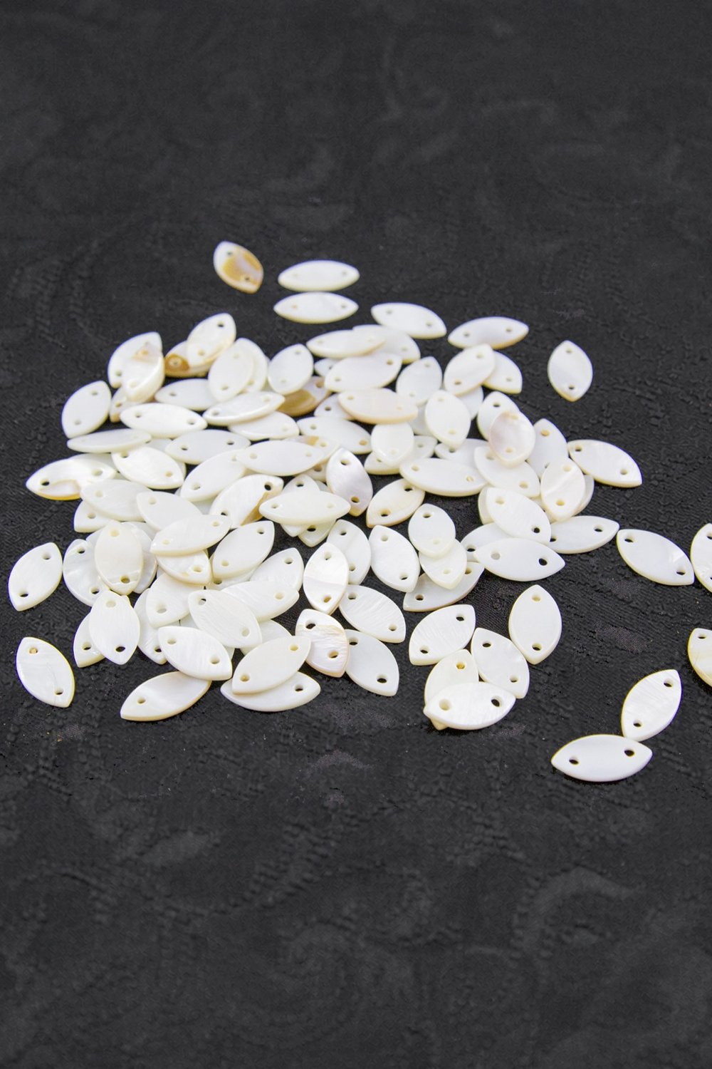 9x18 mm Çift Delikli Krem Pul Doğal Taş Takı Aksesuar Malzemesi (30 Adet)