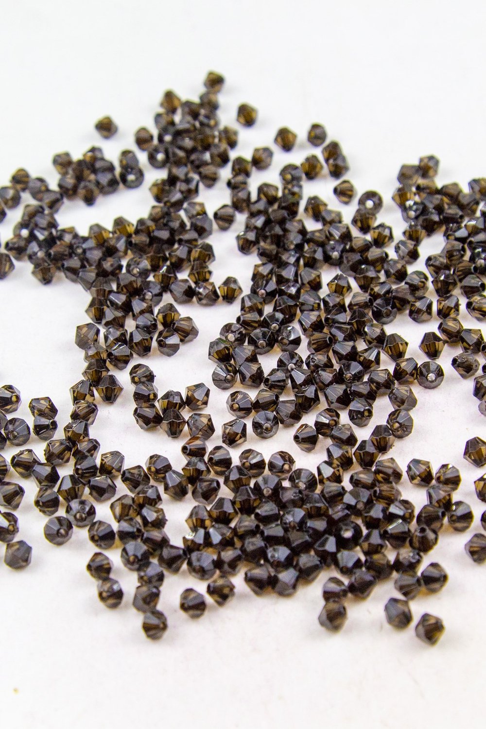 Koyu Kahve Piramit 5 mm Akrilik Boncuk Aksesuar (25 Gram)