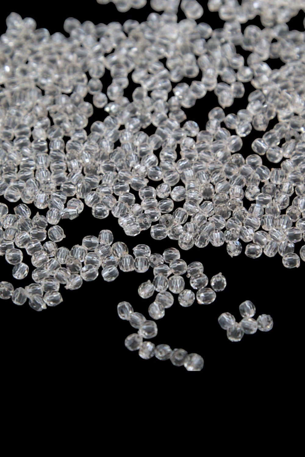 Krem Şeffaf 4 mm Dünya Akrilik Boncuk Aksesuar Takı Malzemesi (25 Gram)