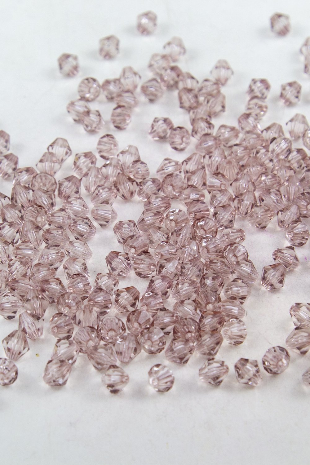Lila Mor Tonları 8 mm Piramit Akrilik Boncuk Aksesuar (25 Gram)