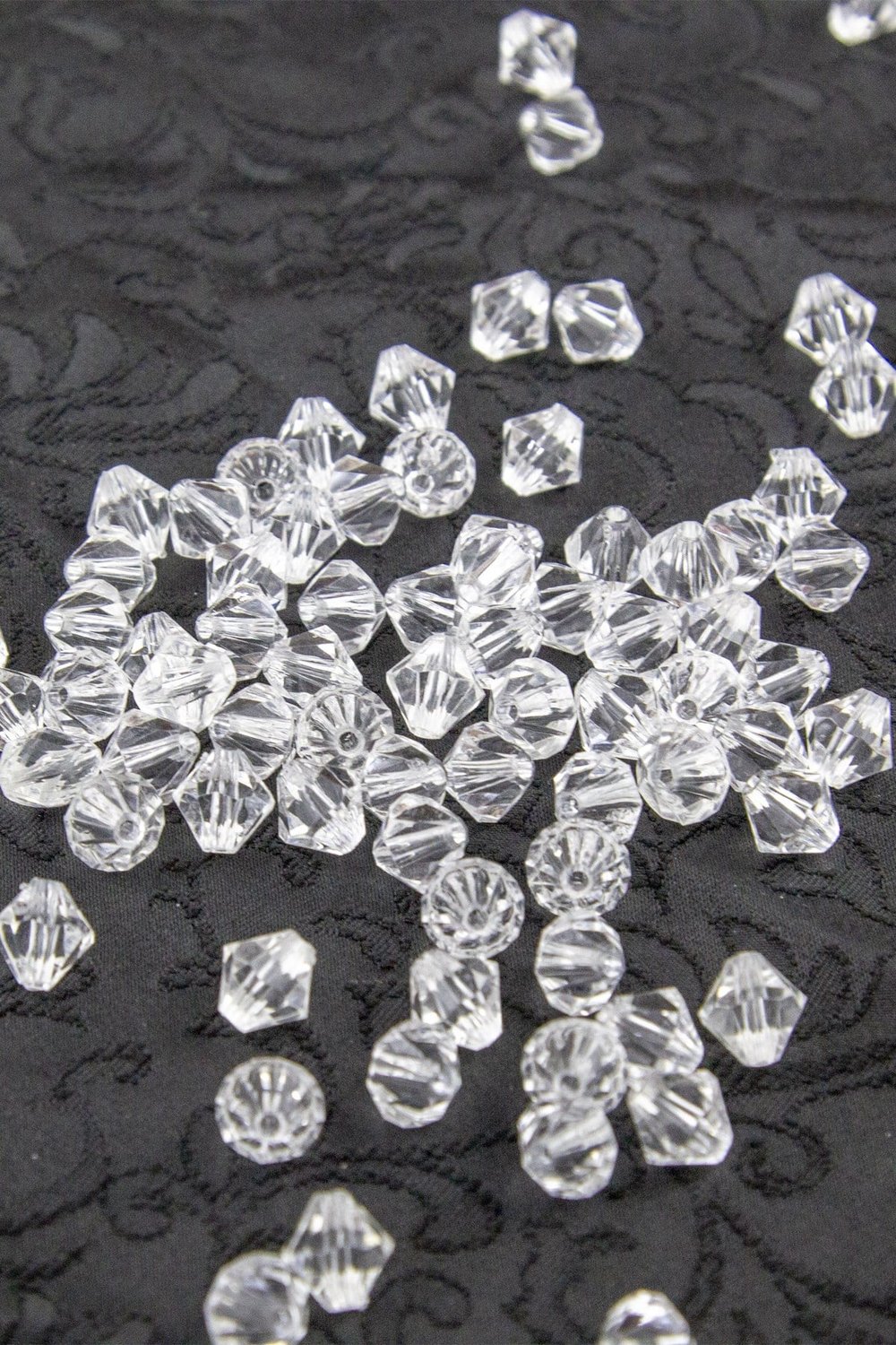 Şeffaf 10 mm Piramit Akrilik Boncuk Aksesuar (20 Gram)