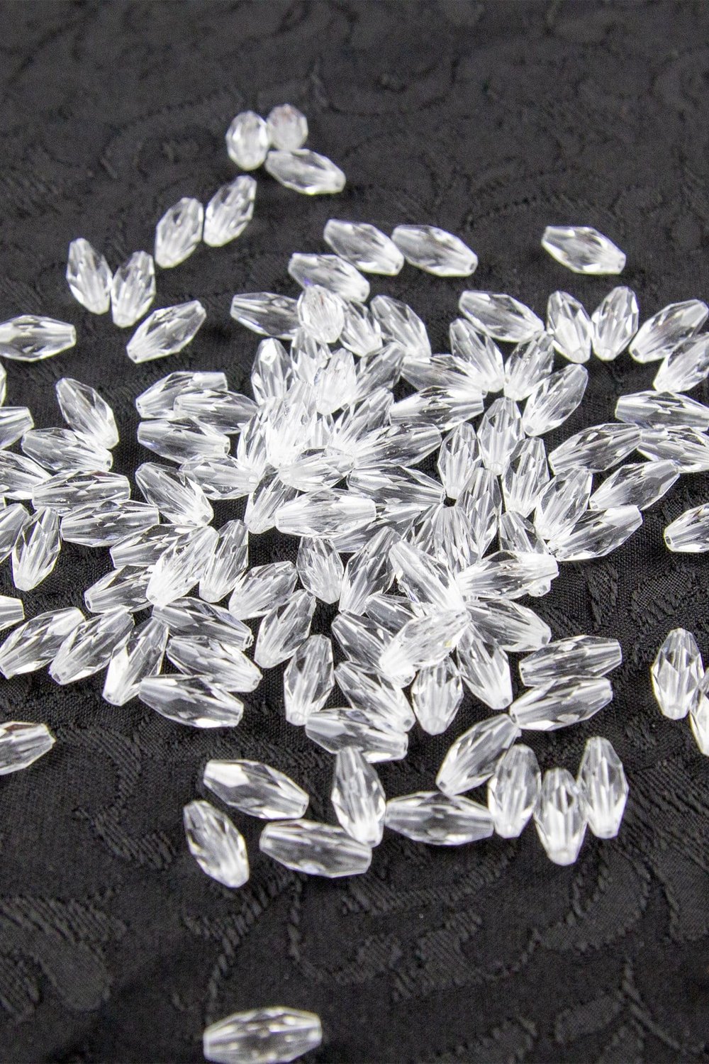 Şeffaf 6x12 mm Arpa Akrilik Boncuk Aksesuar (25 Gram)
