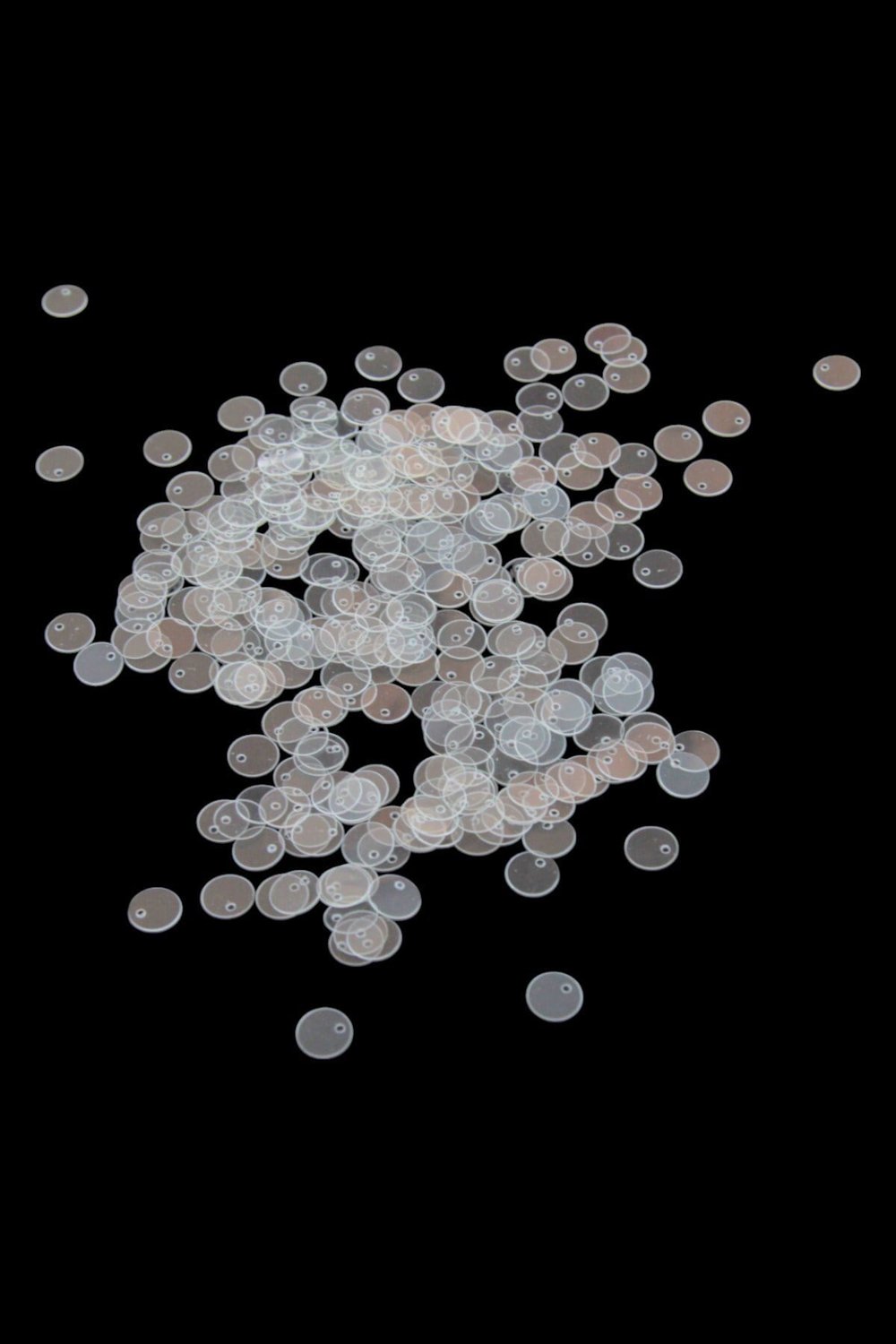 Şeffaf 8 mm Yandan Delikli Plastik Pul Payet 30 Gr (Tülbent, Oya, Havlu Malzemesi)