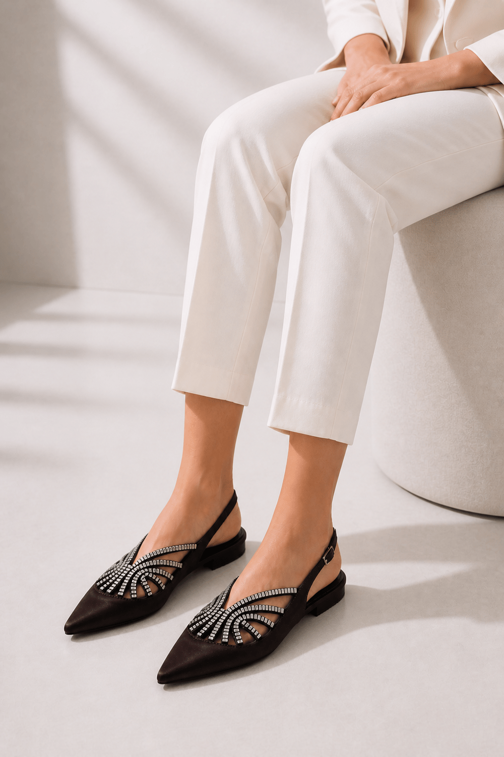 CERSEI Kadın Taş İşlemeli Sivri Burun Slingback Babet Ayakkabı
