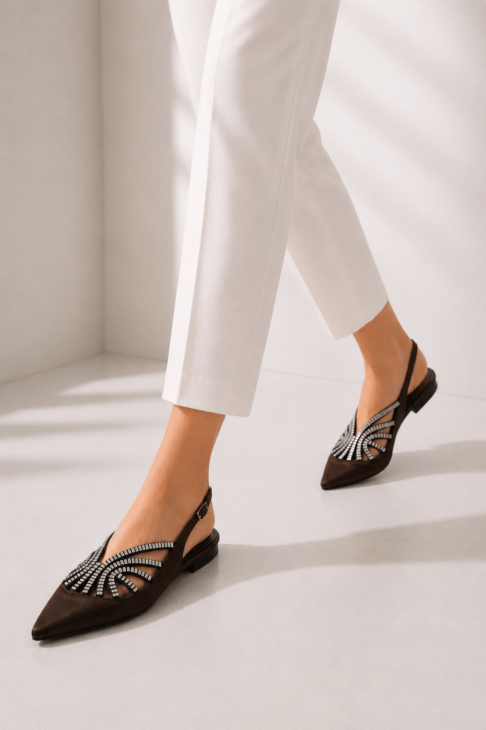 CERSEI Kadın Taş İşlemeli Sivri Burun Slingback Babet Ayakkabı
