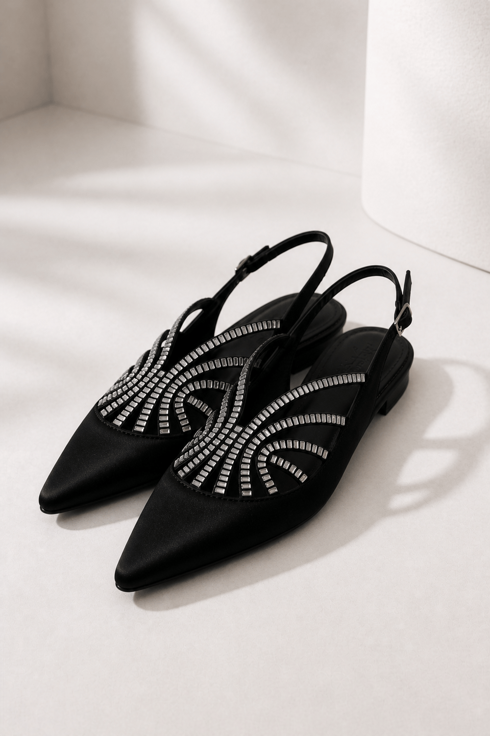 CERSEI Kadın Taş İşlemeli Sivri Burun Slingback Babet Ayakkabı