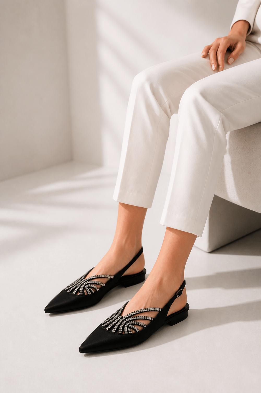 CERSEI Kadın Taş İşlemeli Sivri Burun Slingback Babet Ayakkabı