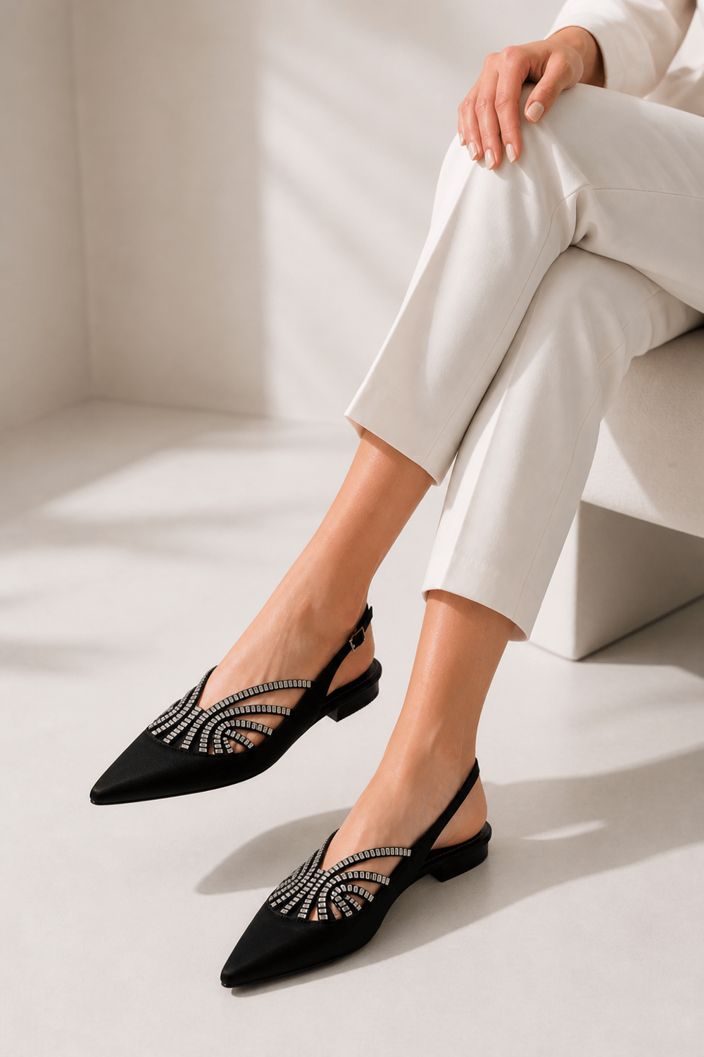 CERSEI Kadın Taş İşlemeli Sivri Burun Slingback Babet Ayakkabı