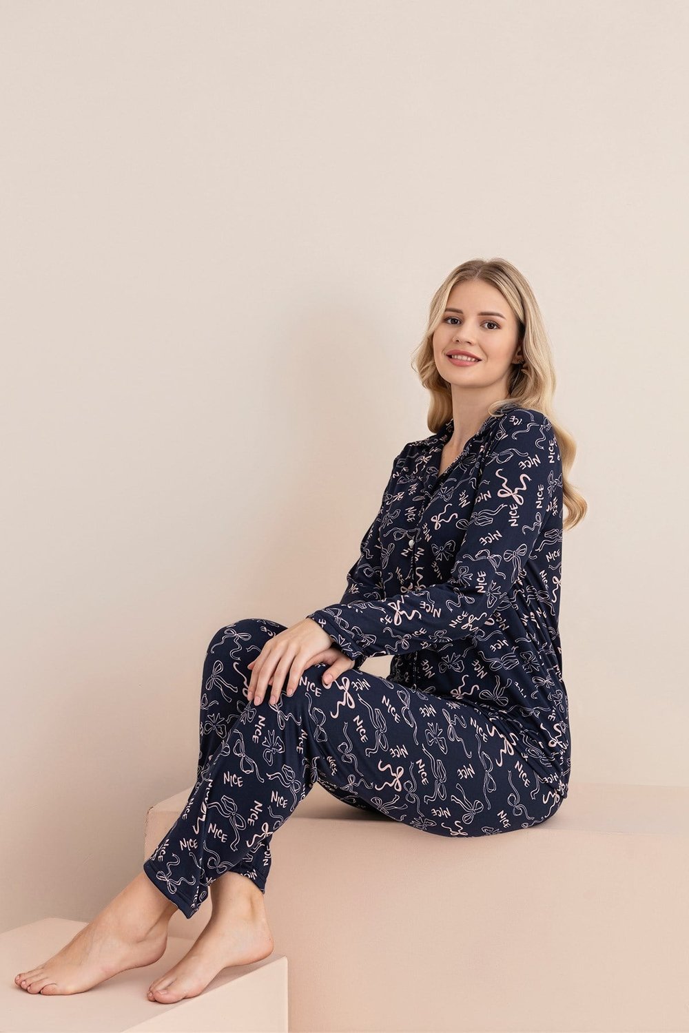 Kadın FİYONK Desenli SÜET Uzun Kol Kadın Düğmeli Pijama Takımı