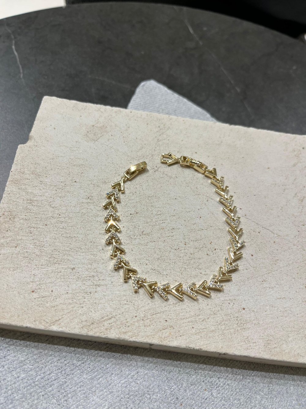 14K Örüntü Taşlı V Kılçık Bileklik