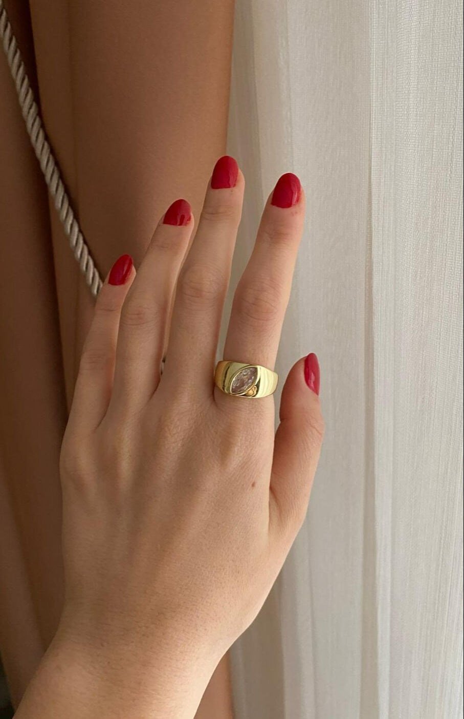 Oval Taşlı Gold Yüzük
