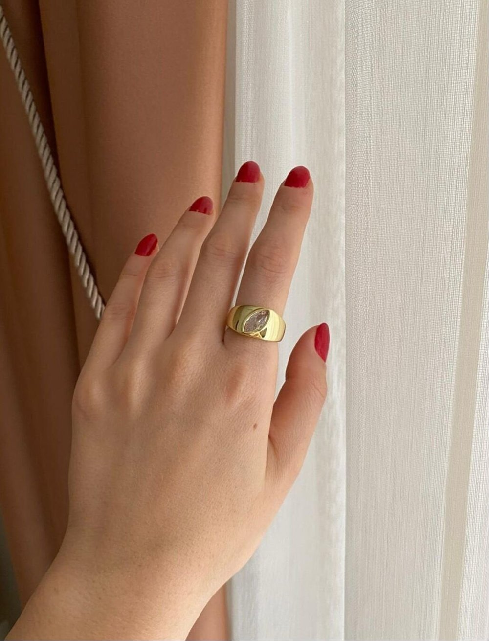 Oval Taşlı Gold Yüzük
