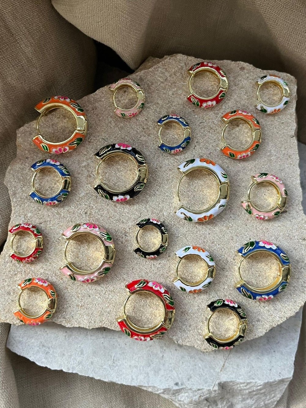 Pembe Mineli Üçlü Küpe