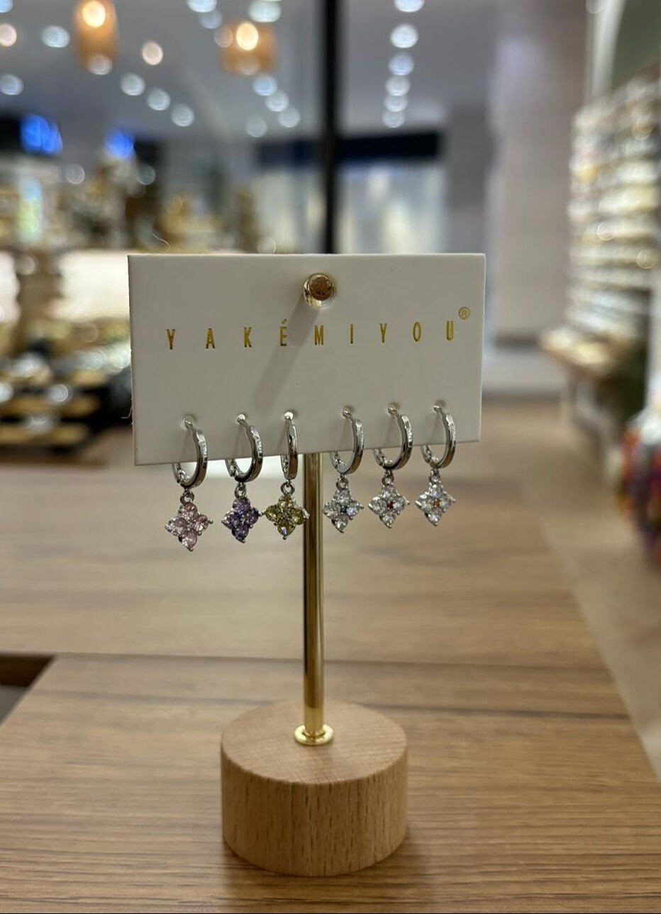Yakemiyou Silver Renkli Yoncalar Altılı Küpe