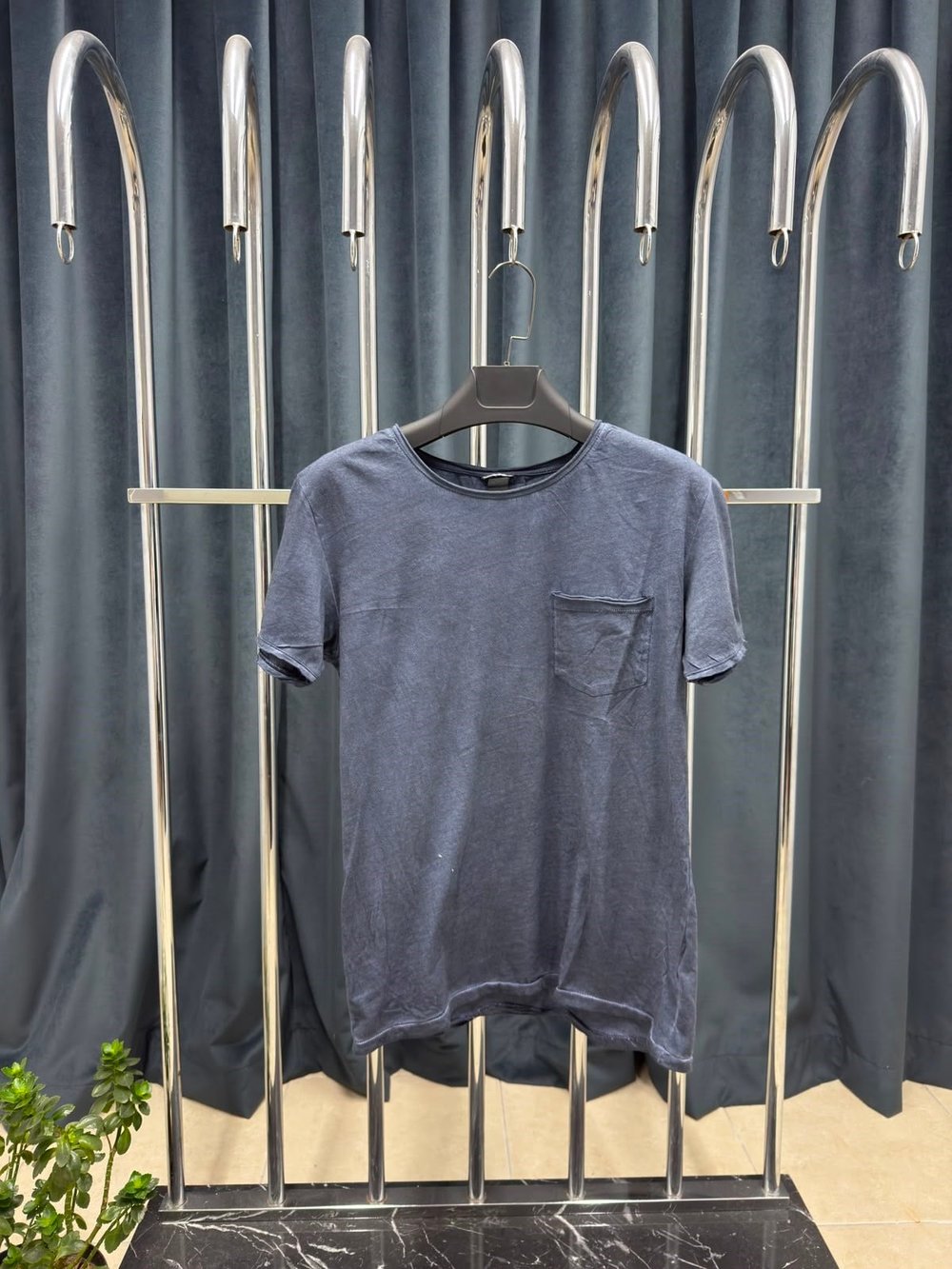 LACİVERT YIKAMALI CEP DETAYLI TSHIRT