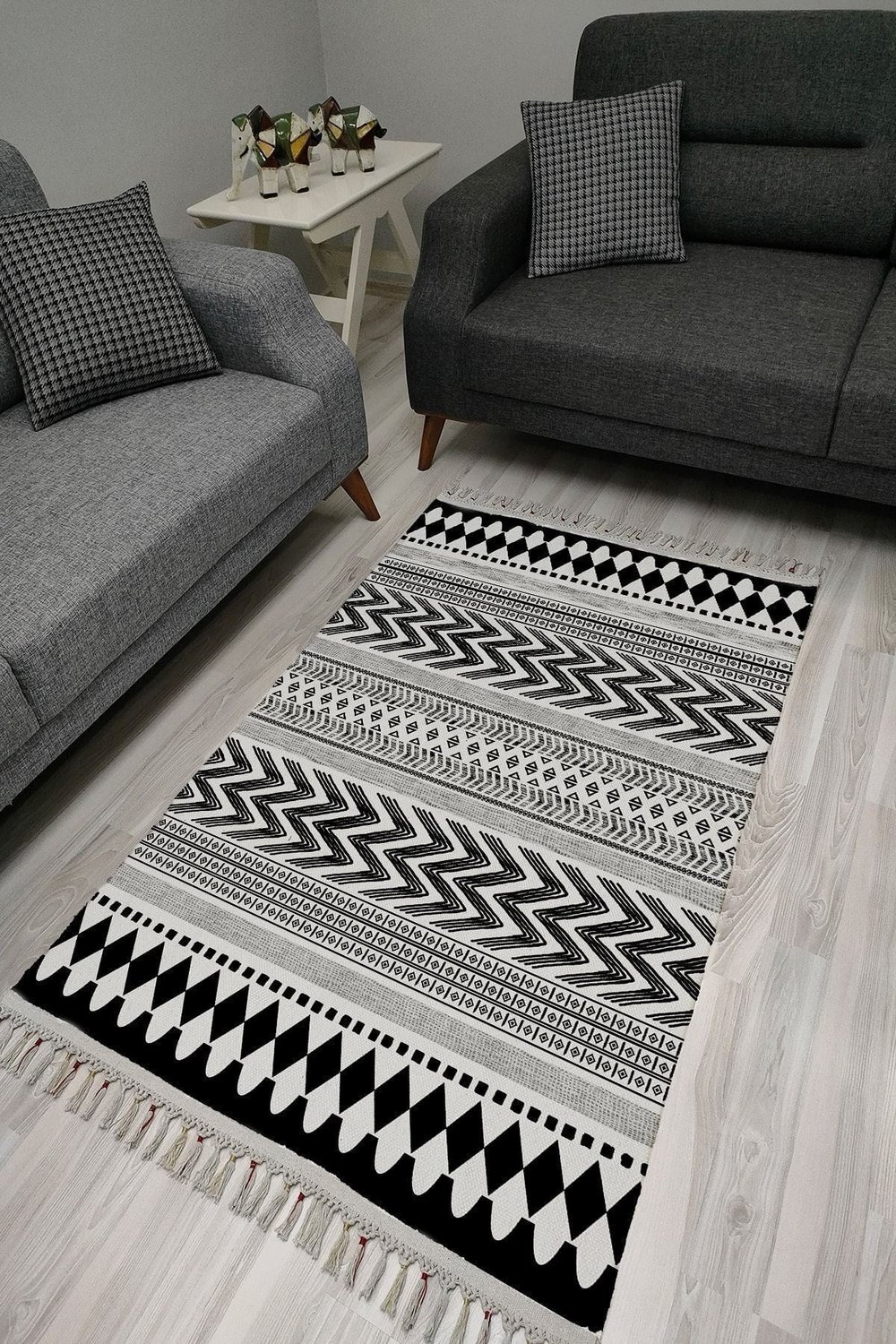 Cotton Serisi Siyah Beyaz Iskandinav Eskitme Desenli Dekoratif Dokuma Taban Kilim