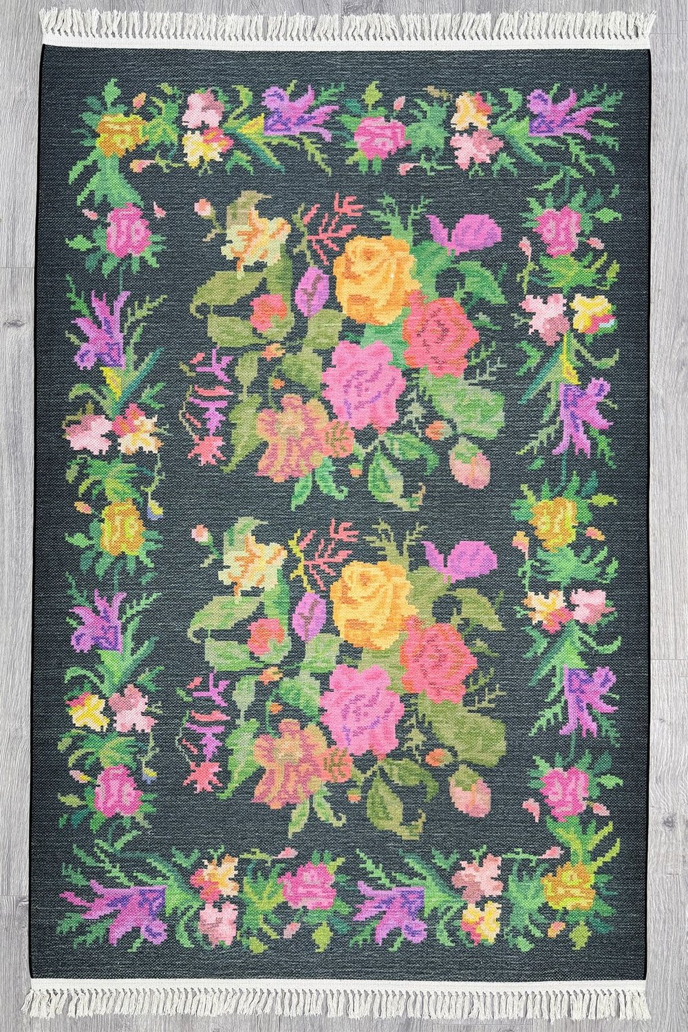 Cotton Serisi Siyah Taban Ütsünde Renkli Çiçek Motifli Otantik Dekoratif Dokuma Taban Kilim