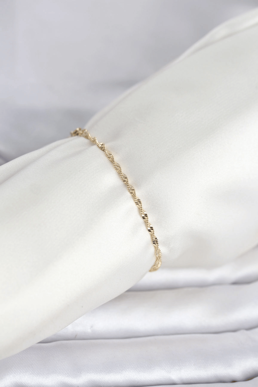 CM 14K Gold Renk Yassı Ezme Burgu Model Kadın Bileklik