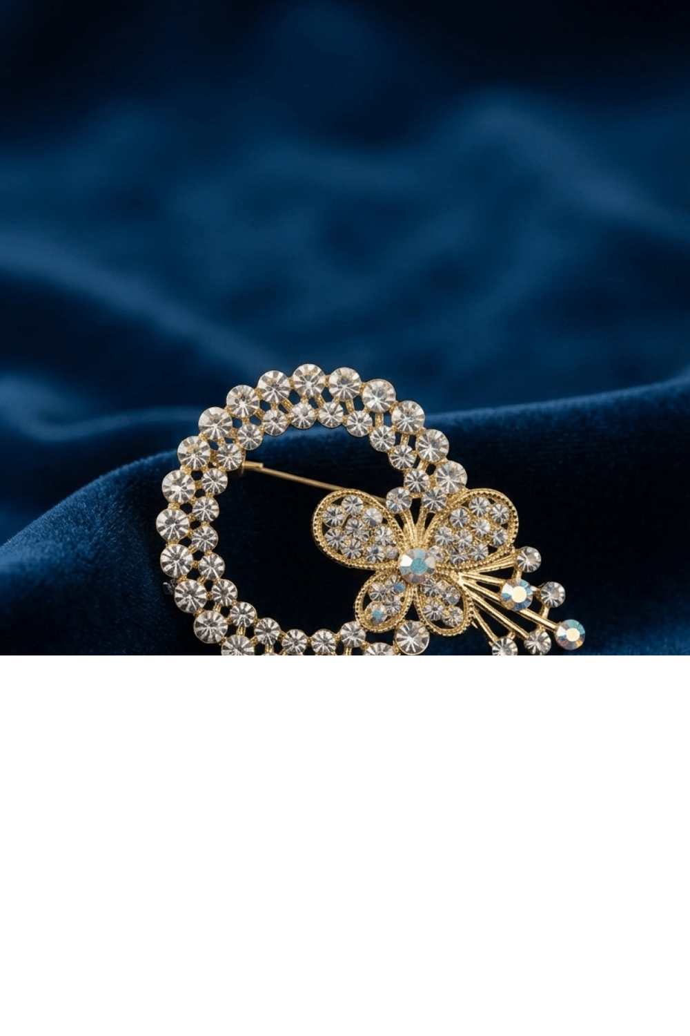 Kelebek Detaylı Zirkon Taşlı Gold Renk Broş