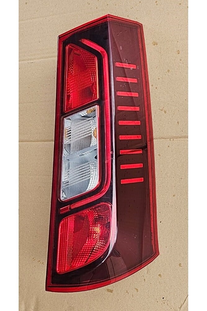 express-2021-sag-stop-ledli-265504482r-626-45.jpg