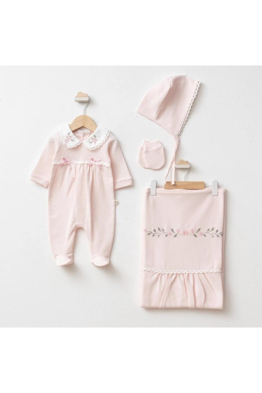 Bebe Yaka Nakışlı Fiyonklu 4lü Hastane Çıkışı Seti (%100 Natural Cotton)