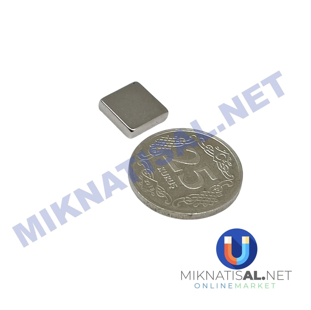 Boy 10mm En 10mm Kalınlık 3mm N35 Seri Güçlü Neodyum Mıknatıs