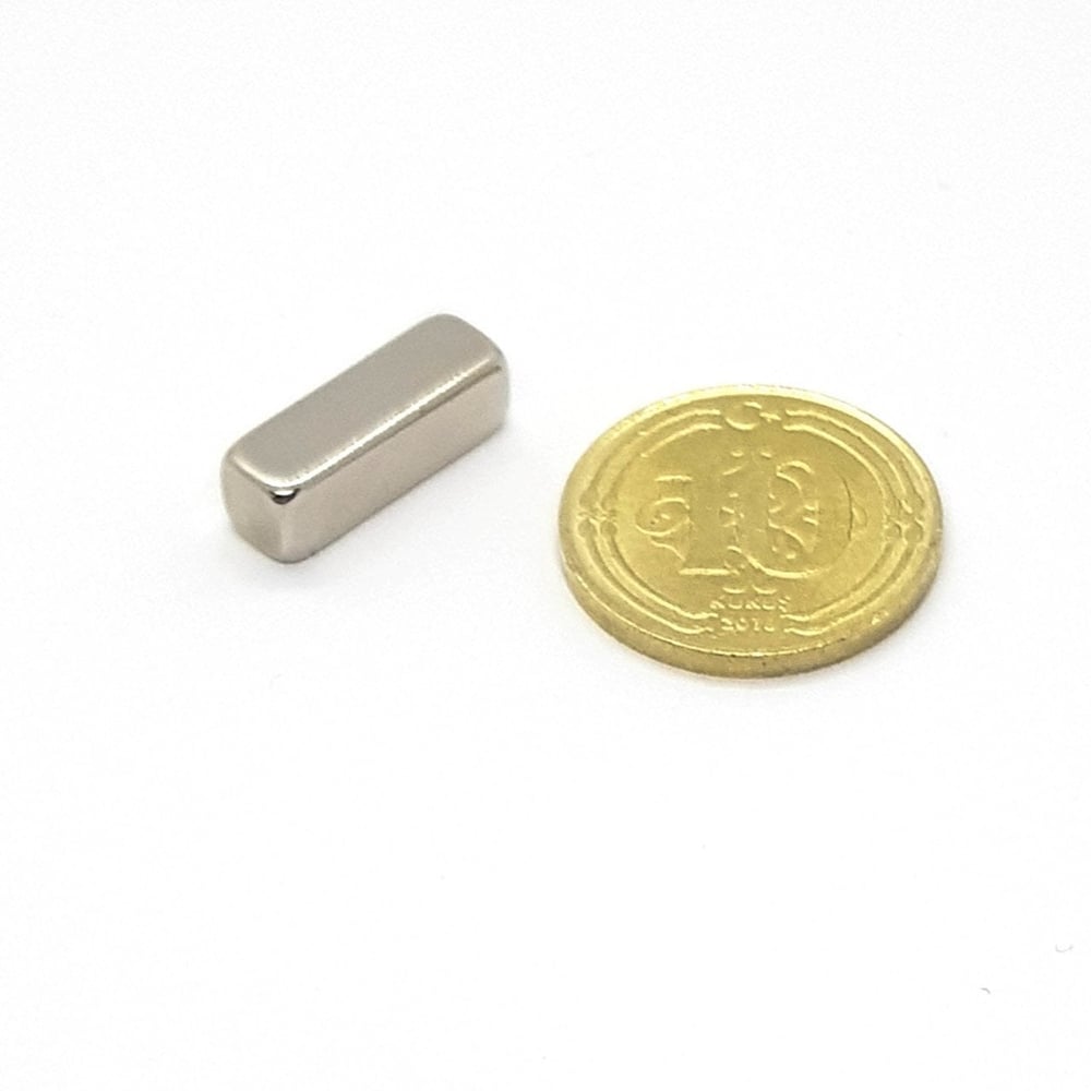 Boy 15mm  En 5mm Kalınlık 5mm N35 seri Güçlü Neodyum Mıknatıs