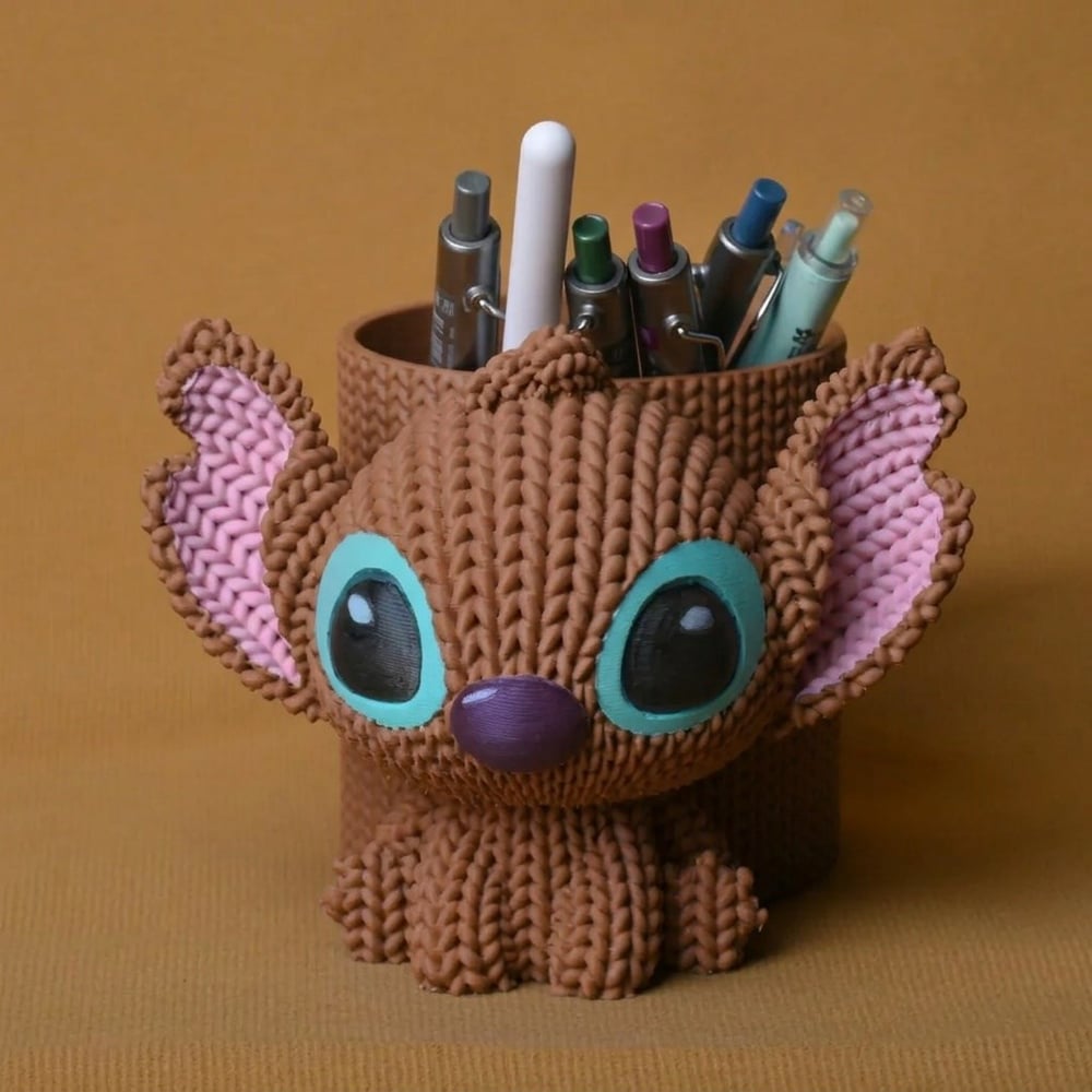 3d Baskı Knitted Kalemlik - Sevimli Karakterli Masaüstü Kalem Organizeri-kahverengi Çok Renkli