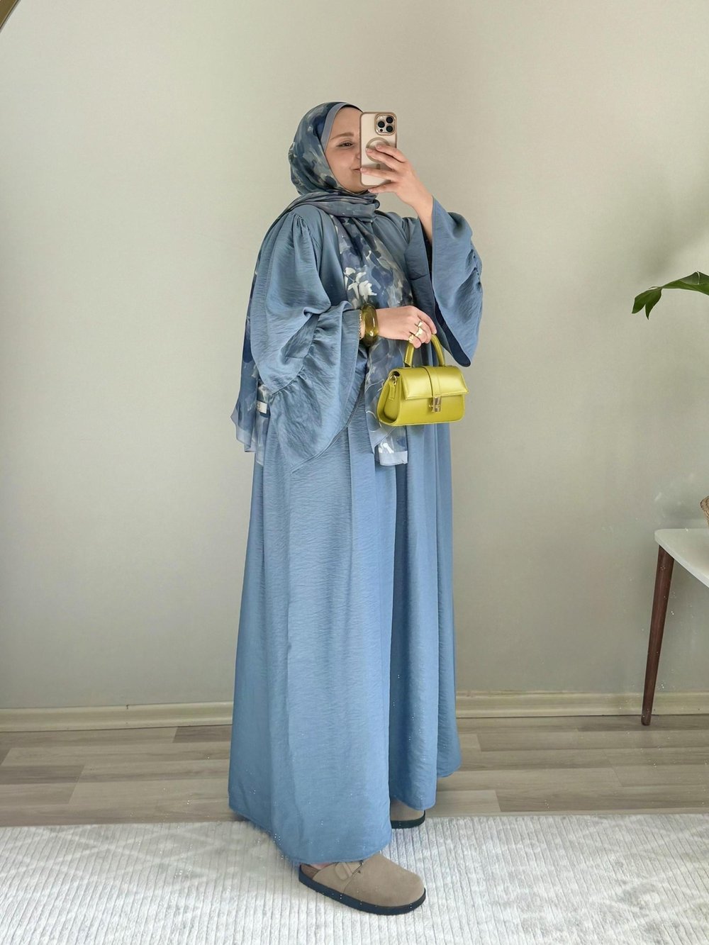 ÇİLEK ROBALI FIRFIR KOLLU ELBİSE