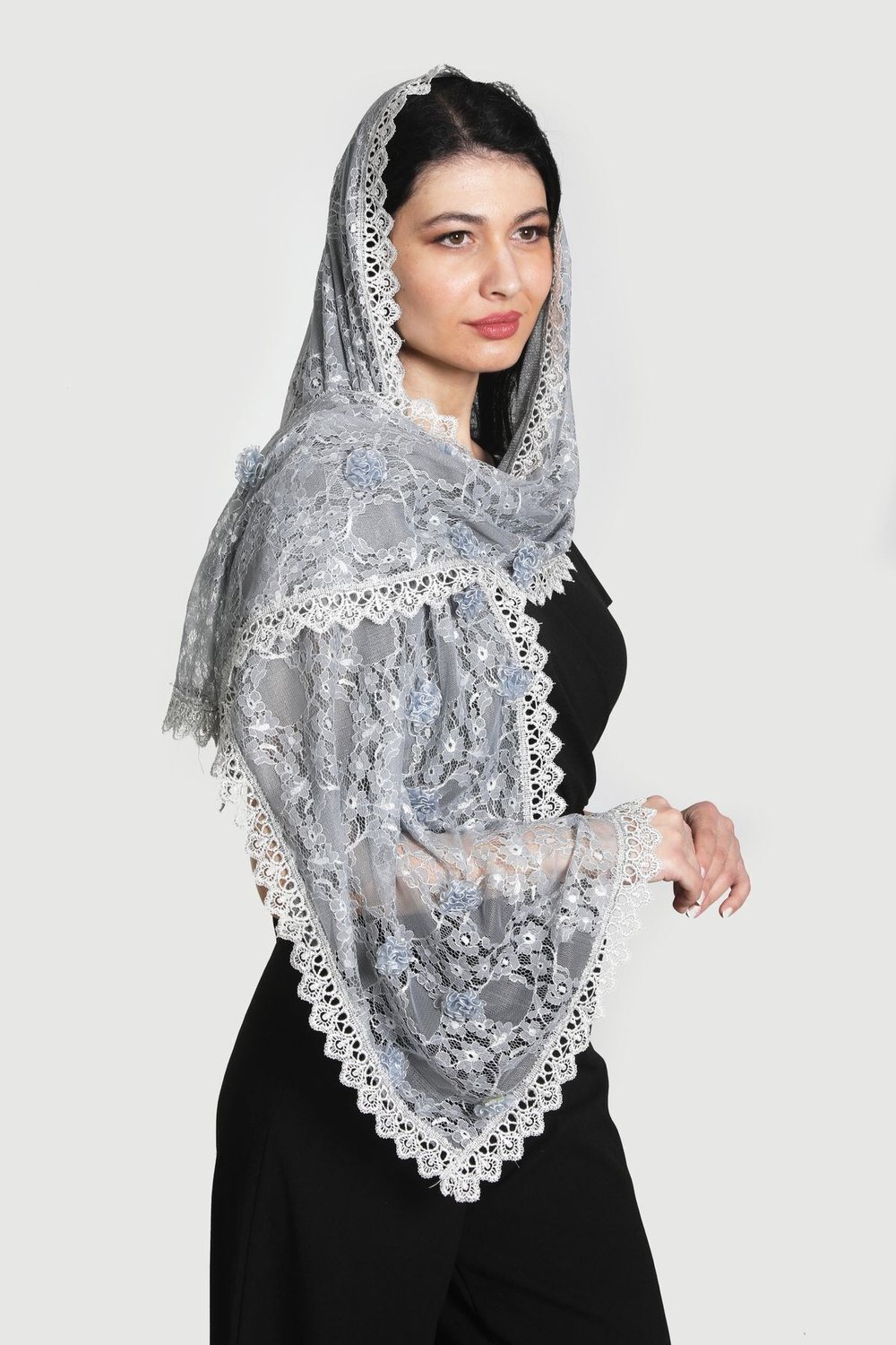 Gri Renk Desenli Pamuklu %50 Pamuk %50 Ipek(EL IŞİ DANTEL\ŞAL)
