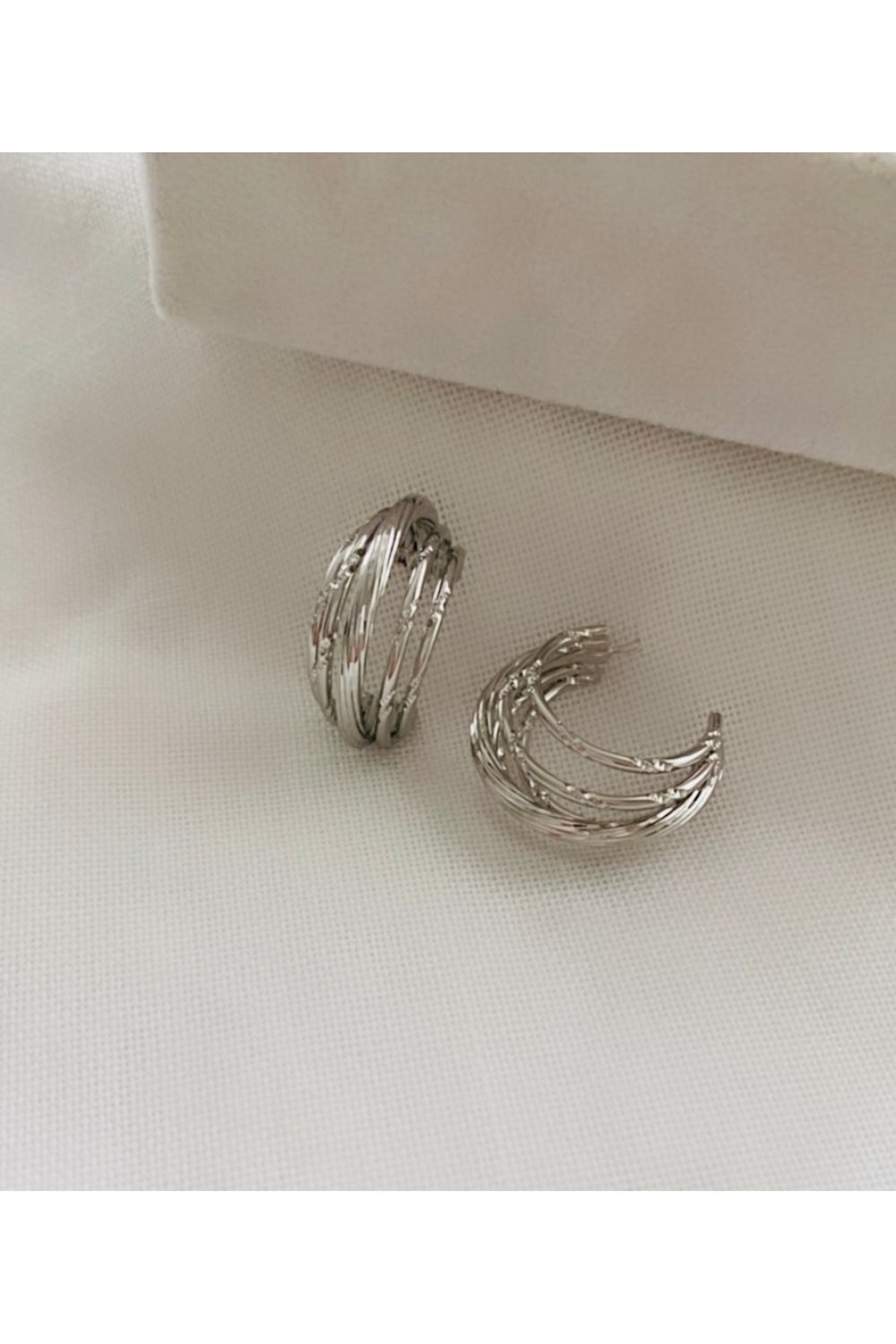 Çelik Çoklu Ay Model Küpe (2,5 cm)