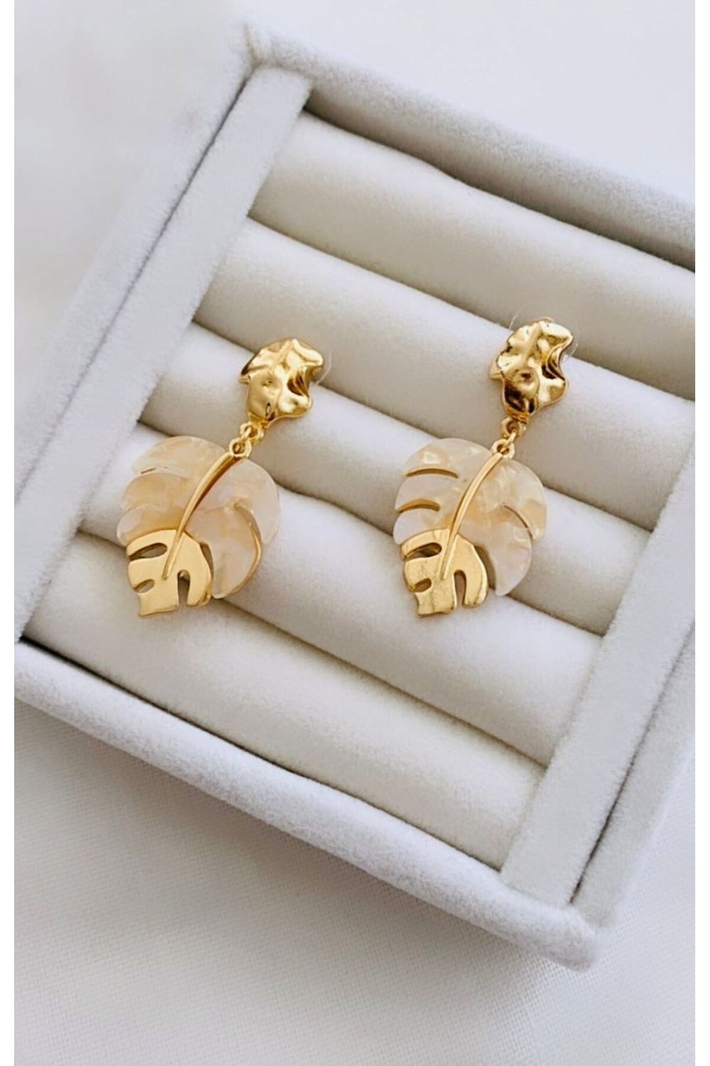 Yaprak Tasarım Ebruli Kemik Küpe (4,5 cm)