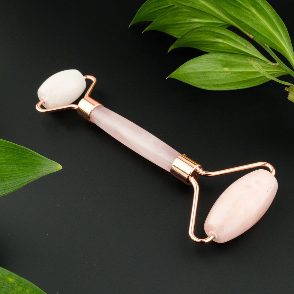 Pembe  Kuvars Roller Yüz masaj Aleti