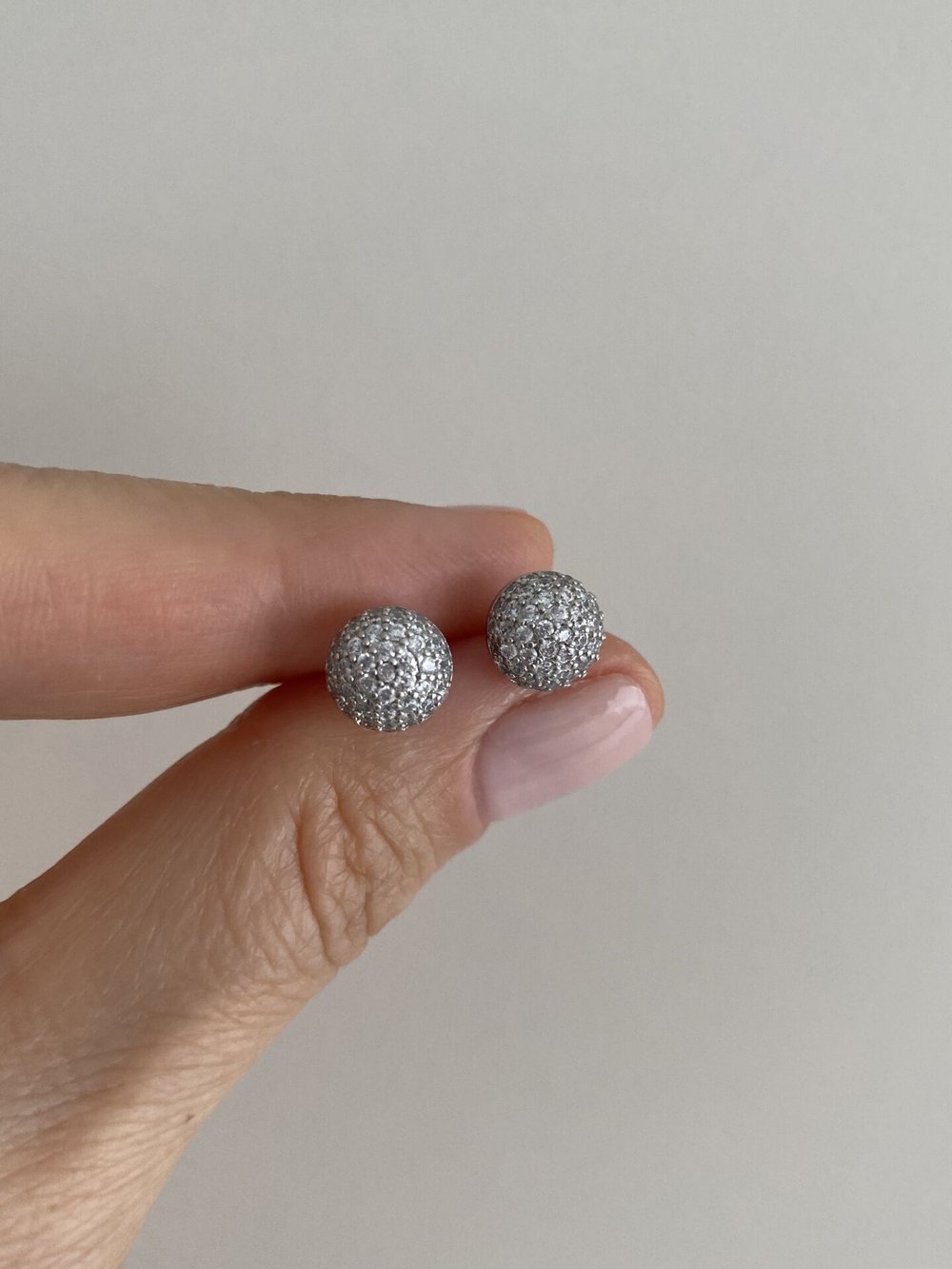Özel Seri Gömme Taşlı Yarım Küre Model Minimal Küpe  8mm