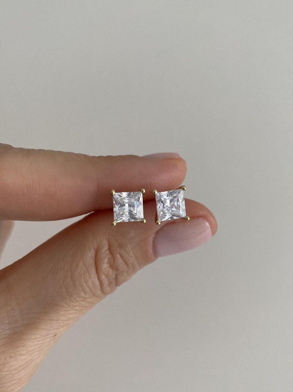 Özel Seri Kristal Taşlı Kare Form Tek Taş Minimal Küpe Gold 6mm