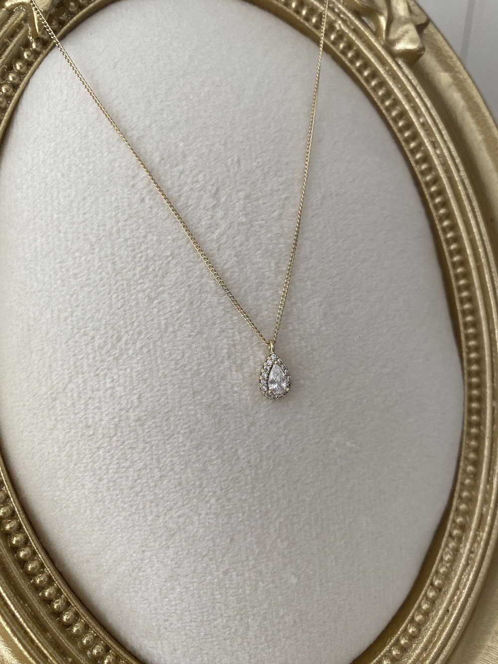 Özel Seri Minimal Damla Model Taşlı Kolye