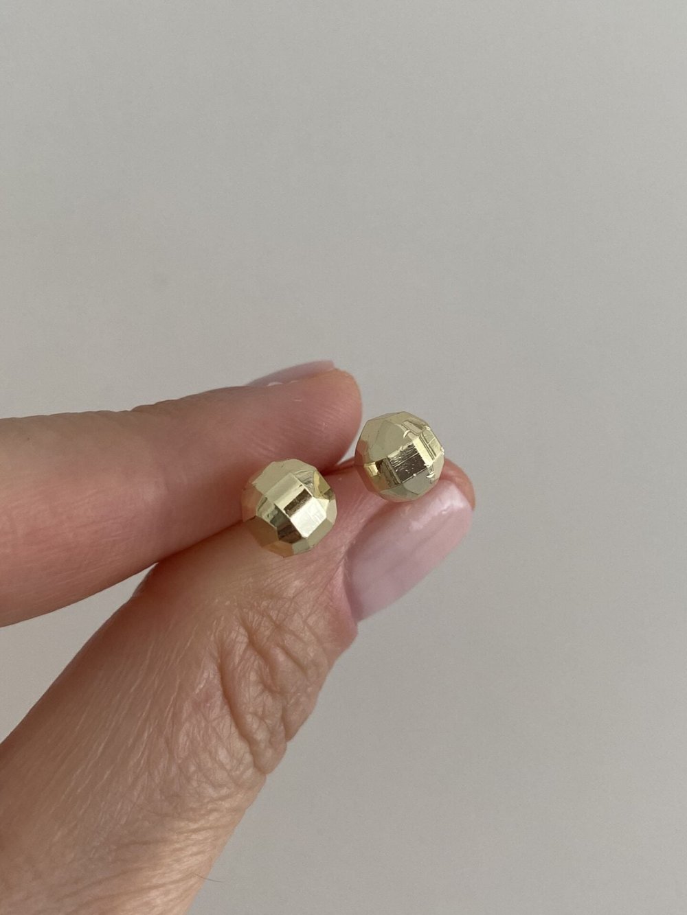 Özel Seri Yansımalı Minimal Top Küpe 6mm