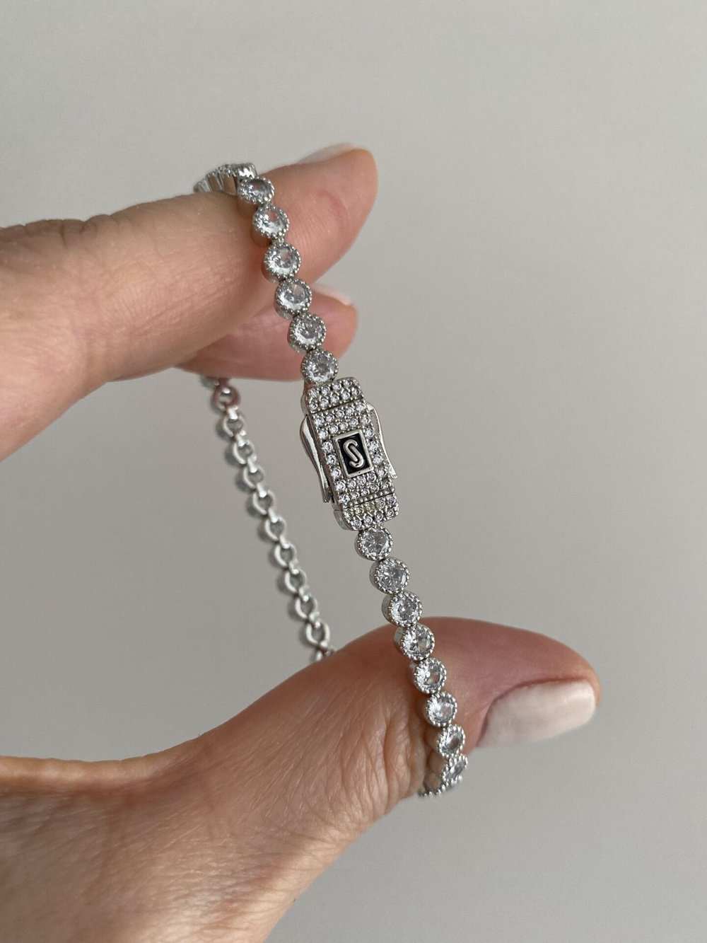 S Kilit Yuvarlak Taşlı Su Yolu Bileklik (18cm) Gümüş Renk